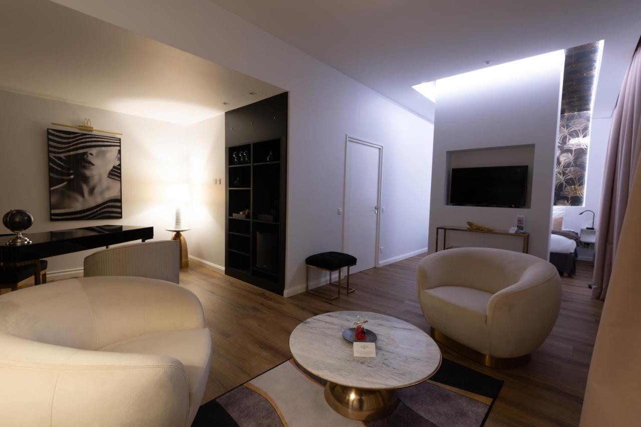 Grand Du Tonneau D'or Hotel 4*