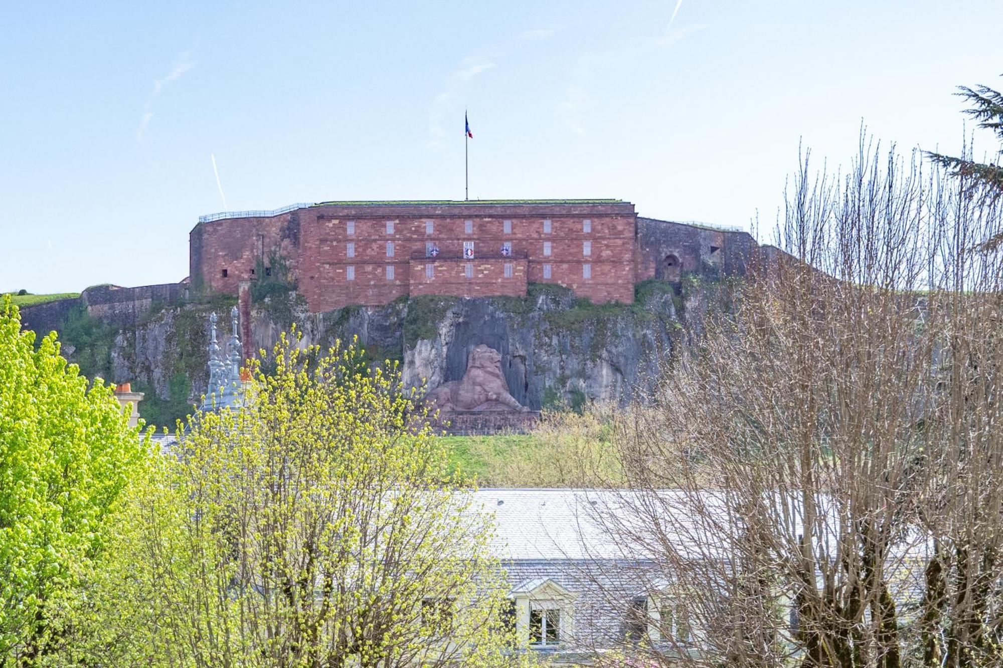 Grand Du Tonneau D'or Hotel 4*