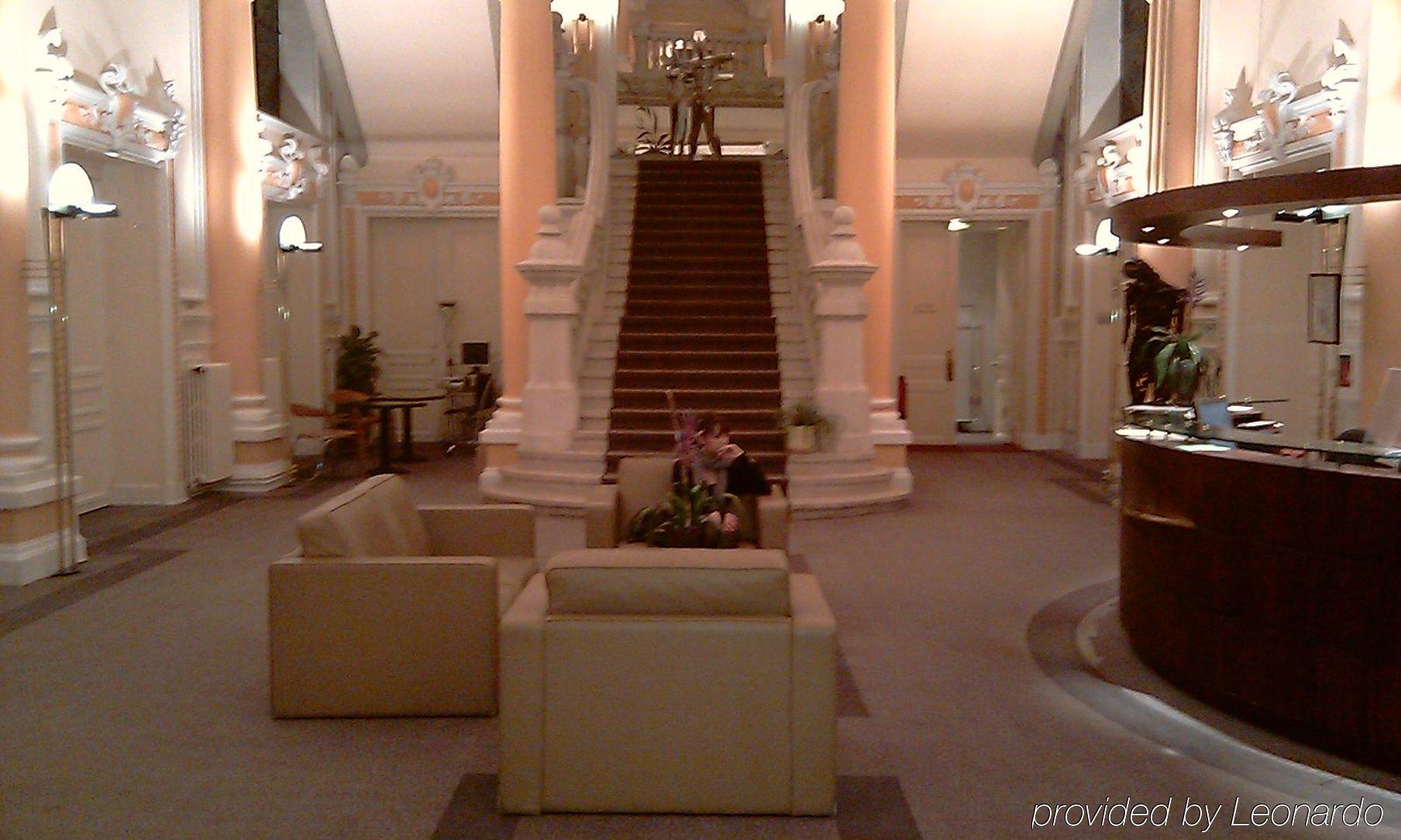 Grand Du Tonneau D'or Hotel 4*